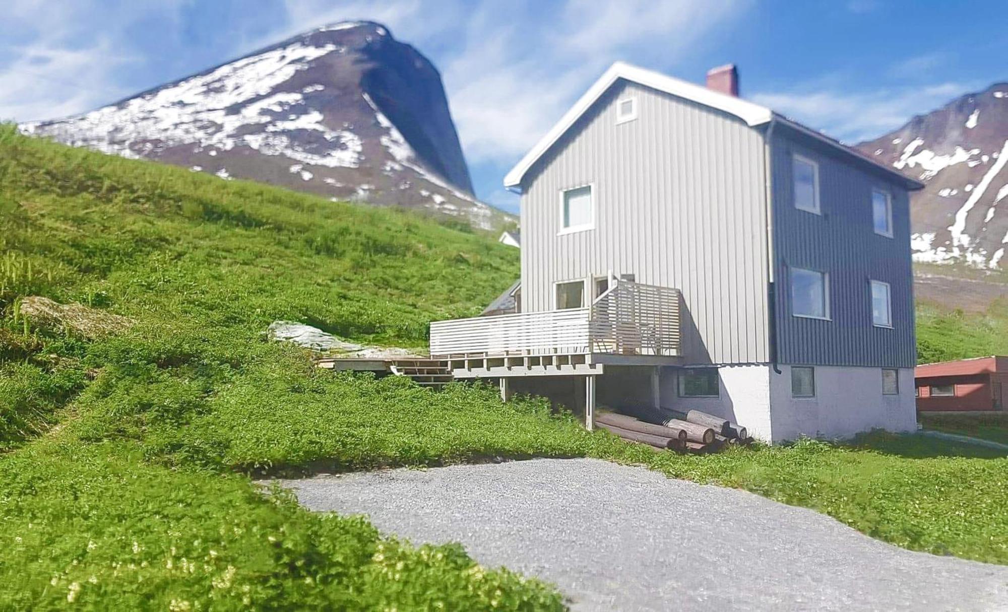 Vacation Home In Fjordgard With Views Of Segla And The Fjord Buitenkant foto