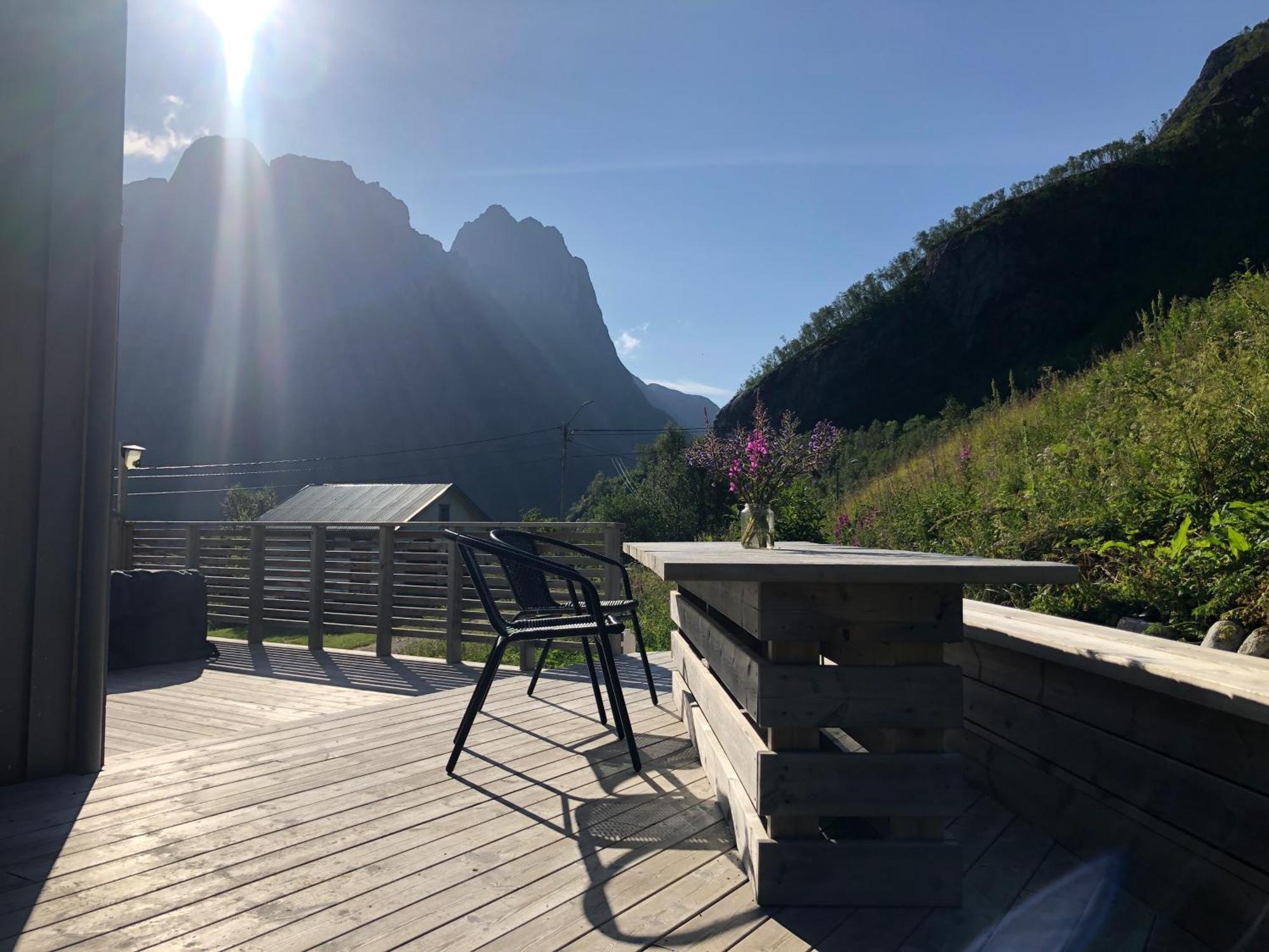 Vacation Home In Fjordgard With Views Of Segla And The Fjord Buitenkant foto